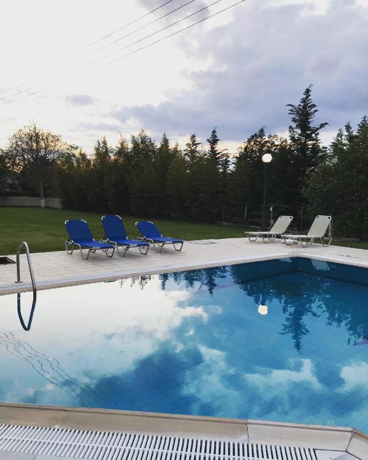 Banos And Swimming Pool Apartment Roda (Corfu)